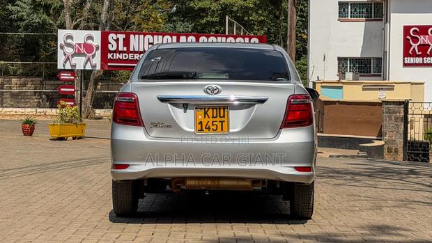 Toyota Axio 1.5 G 2WD 2018 Silver