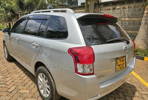 Toyota Corolla Fielder 2014 Silver