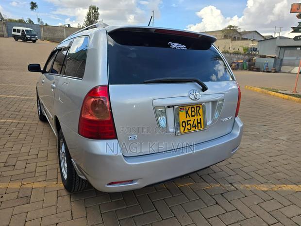 Toyota Corolla Fielder 2005 Silver