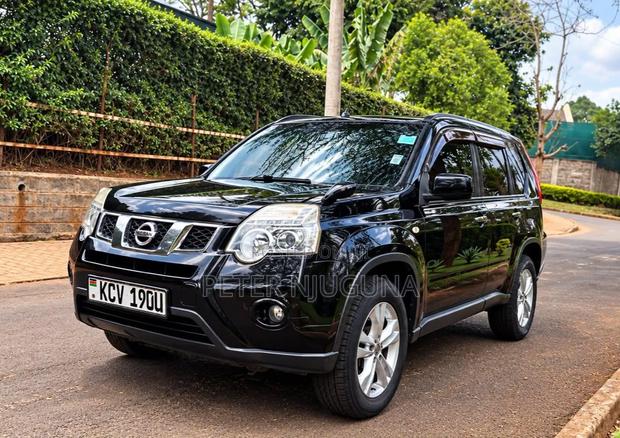 Nissan X-Trail 2.0 Petrol XE 2012 Black
