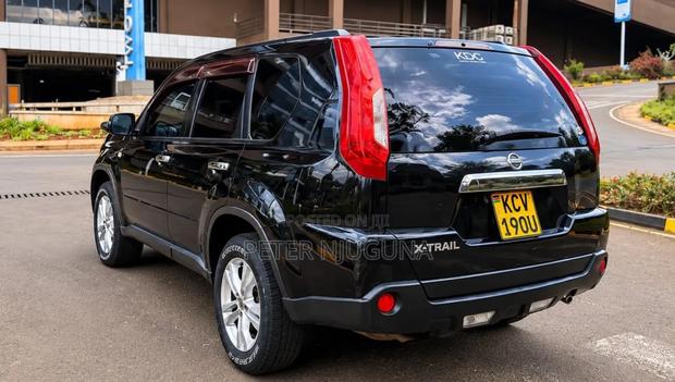 Nissan X-Trail 2.0 Petrol XE 2012 Black