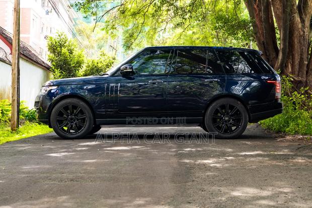 Land Rover Range Rover Vogue 2016 Blue