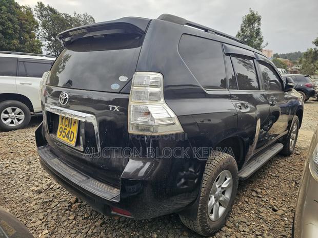 Toyota Land Cruiser Prado 2010 Black