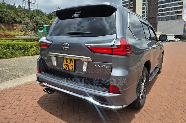 Lexus LX 2016 Gray