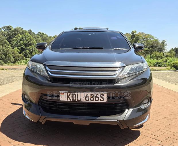 Toyota Harrier 2.0 2015