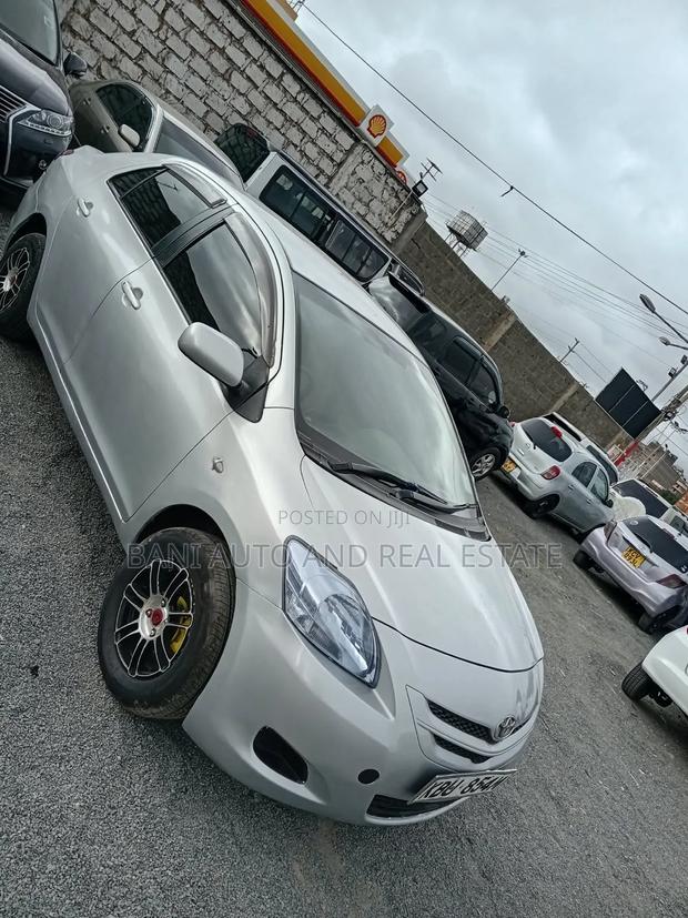 Toyota Belta 2007 Gray