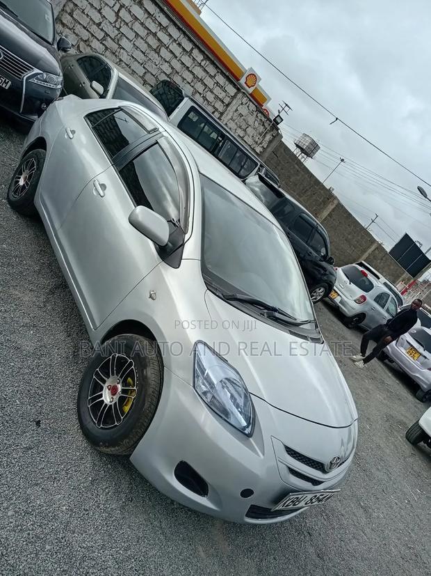 Toyota Belta 2007 Gray