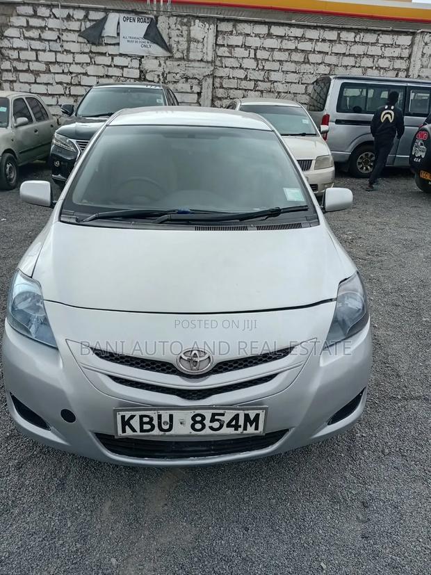 Toyota Belta 2007 Gray