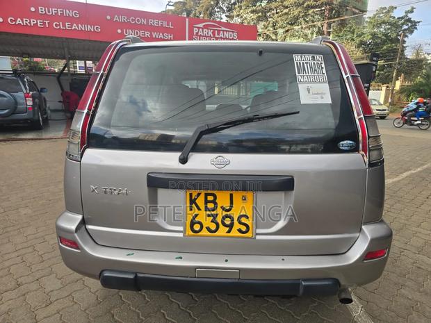 Nissan X-Trail 2.0 Comfort 2002 Gold