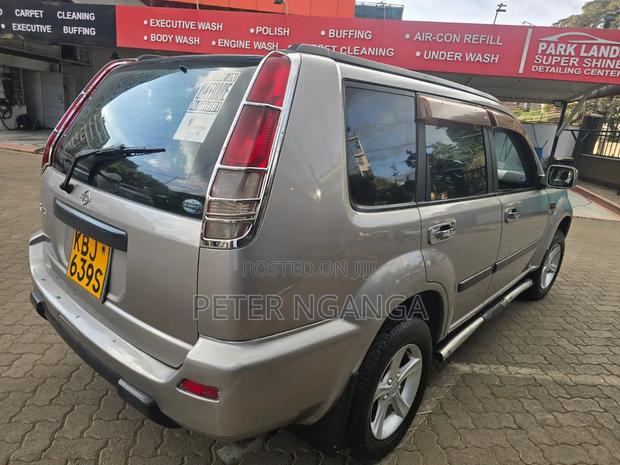 Nissan X-Trail 2.0 Comfort 2002 Gold