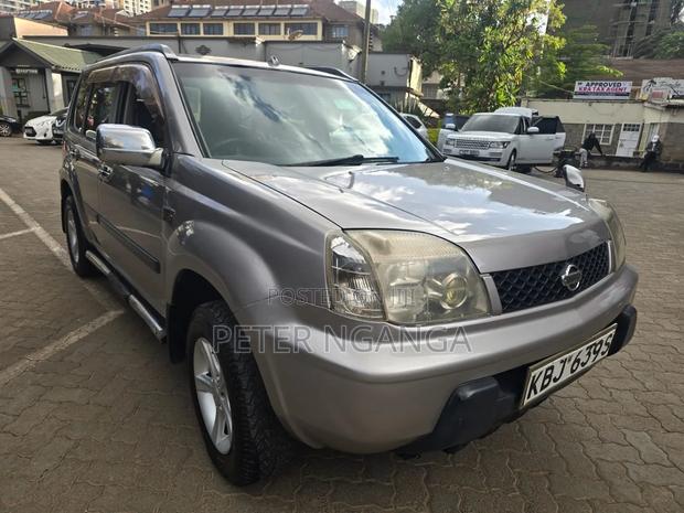 Nissan X-Trail 2.0 Comfort 2002 Gold