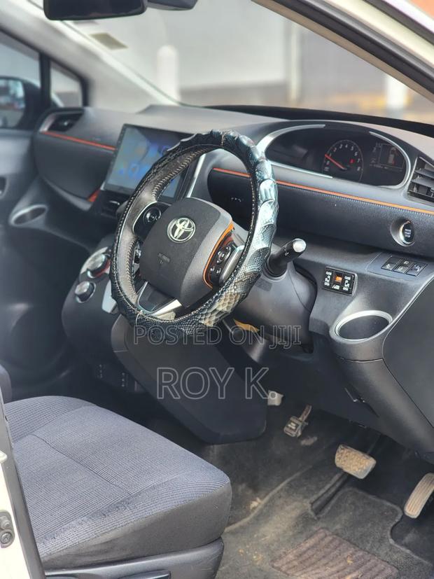 Toyota Sienta 1.5 FWD (6-seater) 2016 White