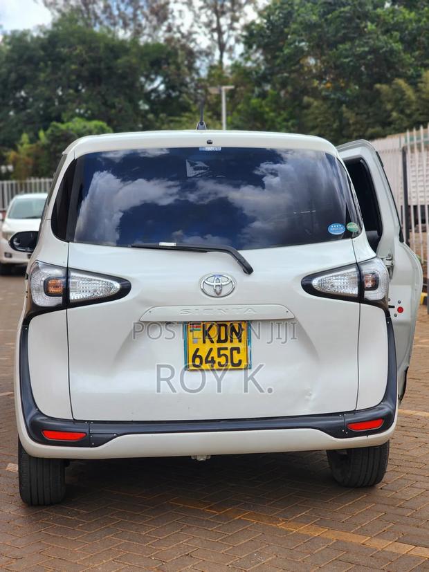 Toyota Sienta 1.5 FWD (6-seater) 2016 White