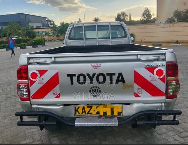 Toyota Hilux 2.5 Cab 2005 Silver