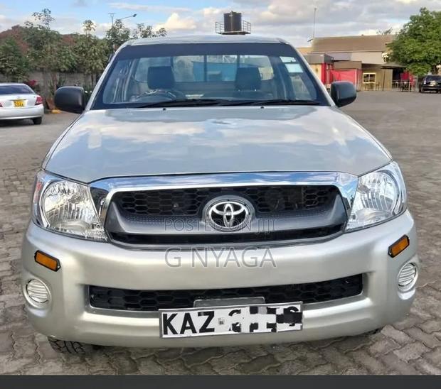 Toyota Hilux 2.5 Cab 2005 Silver