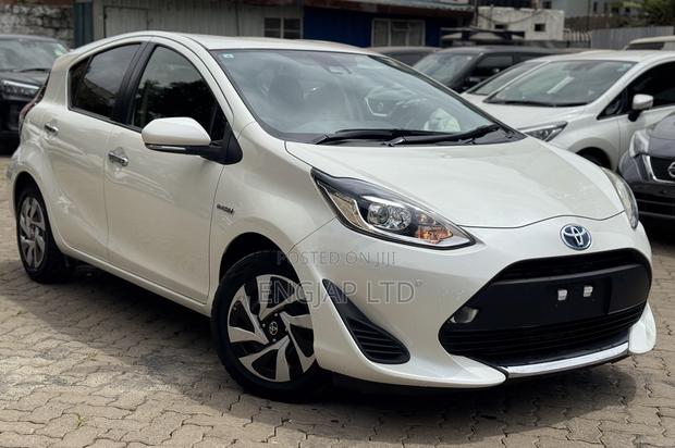 Toyota Aqua 2019 Pearl