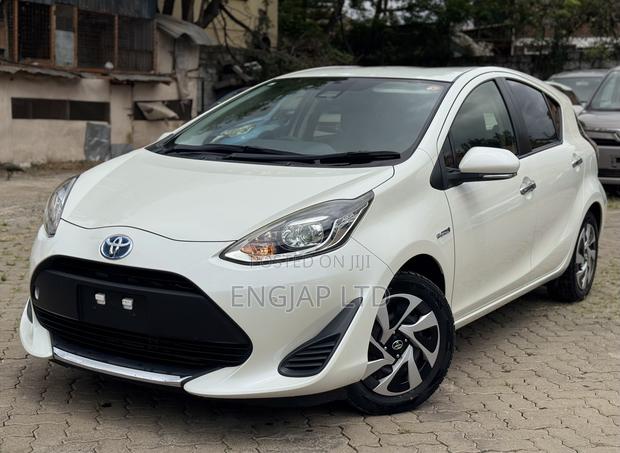 Toyota Aqua 2019 Pearl