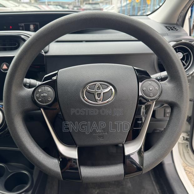 Toyota Aqua 2019 Pearl