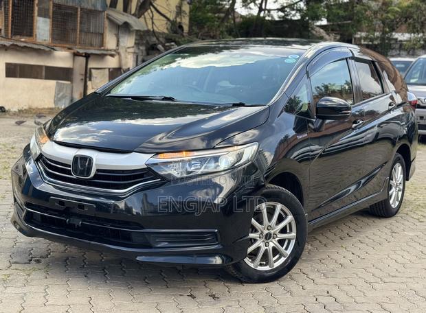 Honda Fit Shuttle 1.5 Hybrid 4WD 2020 Black