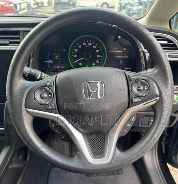 Honda Fit Shuttle 1.5 Hybrid 4WD 2020 Black