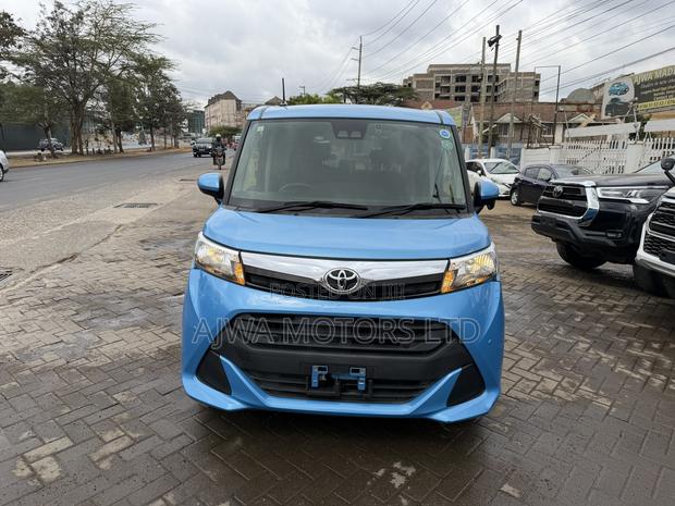 Toyota Tank 1.0 FWD 2019 Blue