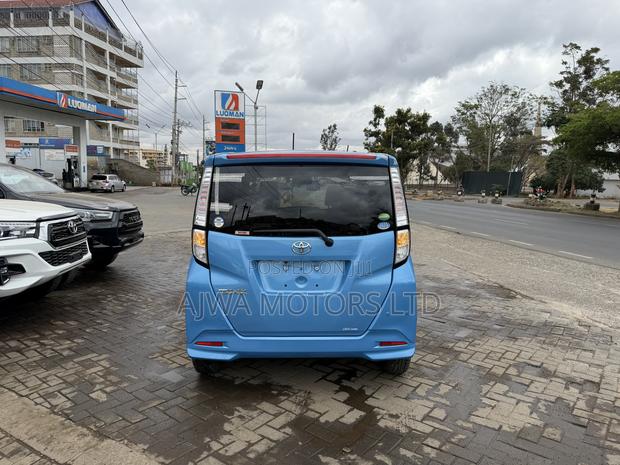 Toyota Tank 1.0 FWD 2019 Blue