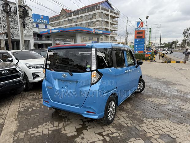 Toyota Tank 1.0 FWD 2019 Blue
