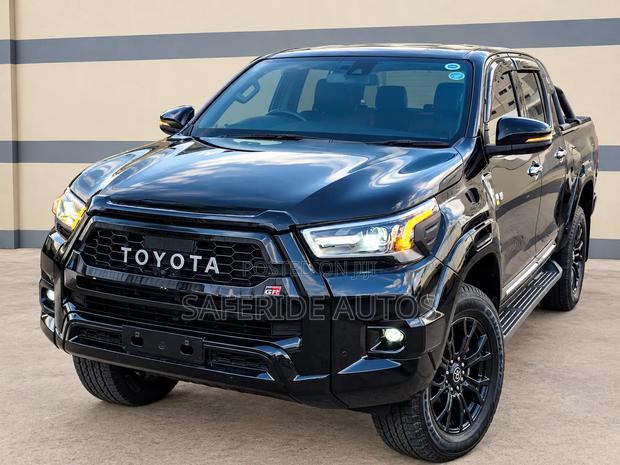 Toyota Hilux 2021 Matt Black