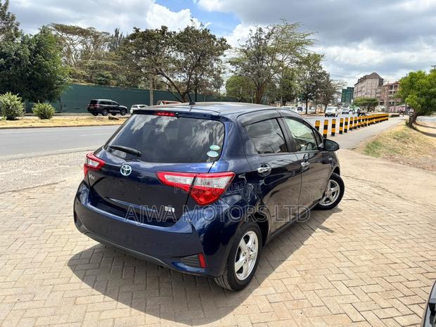 Toyota Vitz 1.5 FWD Hybrid 5dr 2019 Blue