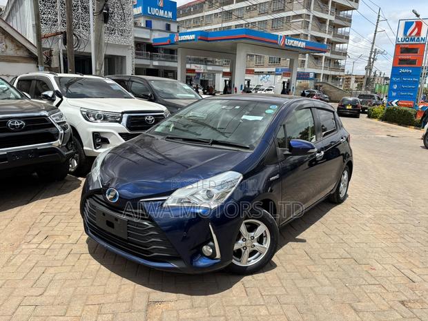 Toyota Vitz 1.5 FWD Hybrid 5dr 2019 Blue