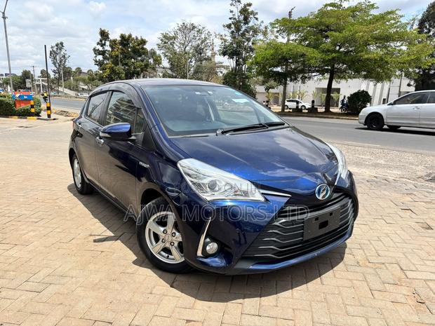 Toyota Vitz 1.5 FWD Hybrid 5dr 2019 Blue