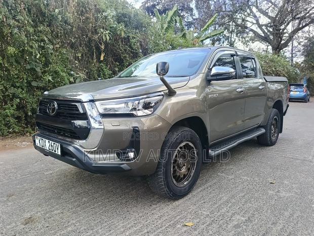 Toyota Hilux Revo Double Cab Deisel 2.8 AWD 2021 Brown
