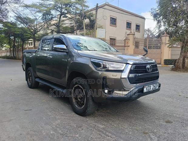 Toyota Hilux Revo Double Cab Deisel 2.8 AWD 2021 Brown