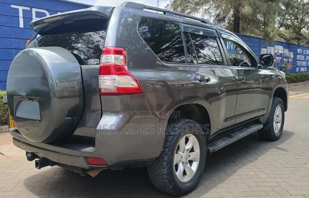 Toyota Land Cruiser Prado 2013 Gray