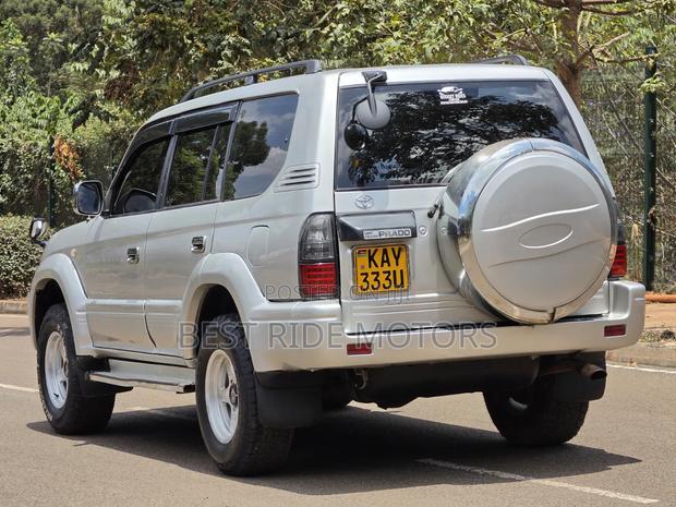Toyota Land Cruiser Prado 2.7 16V 5dr 2001 Silver