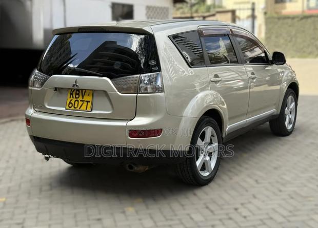 Mitsubishi Outlander 2006 Gold