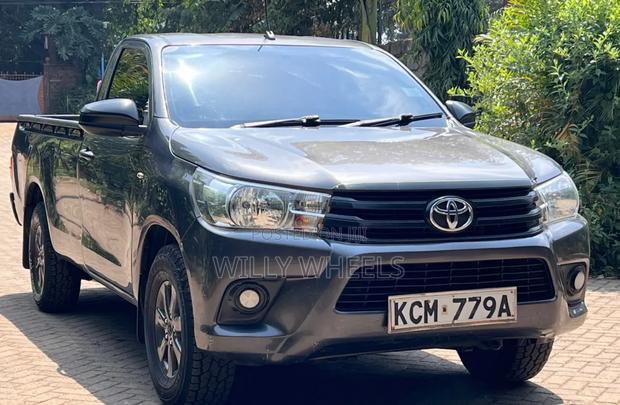 Toyota Hilux Revo Double Cab Deisel 2.4 AWD 2018 Gray