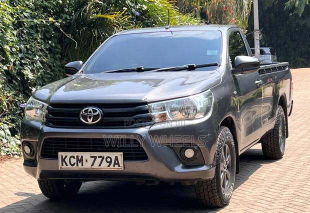 Toyota Hilux Revo Double Cab Deisel 2.4 AWD 2018 Gray