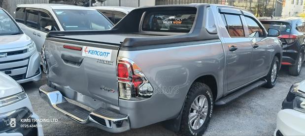 Toyota Hilux 2019 Silver