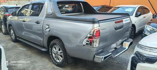 Toyota Hilux 2019 Silver
