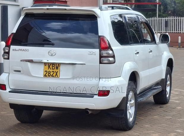 Toyota Land Cruiser Prado 2006 White
