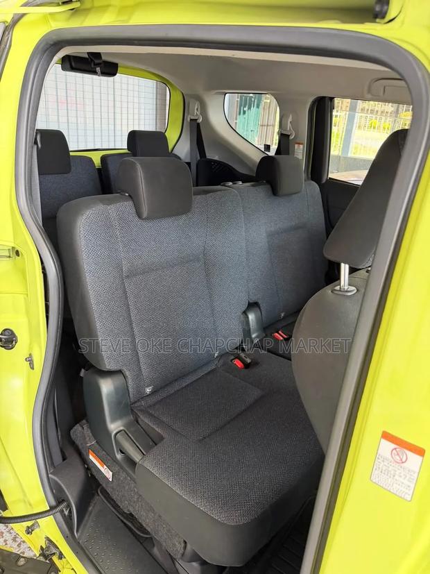Toyota Sienta 1.5 Hybrid FWD (6-seater) 2018 Yellow