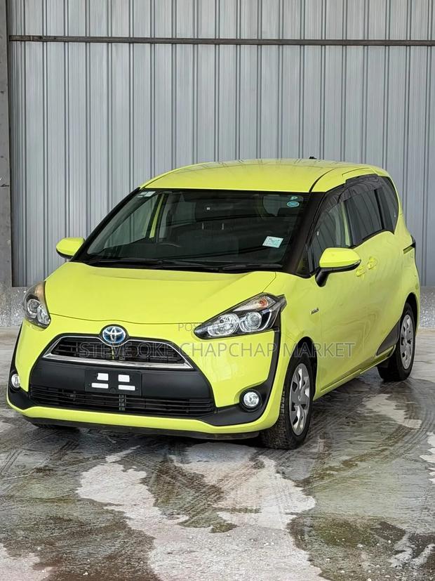 Toyota Sienta 1.5 Hybrid FWD (6-seater) 2018 Yellow