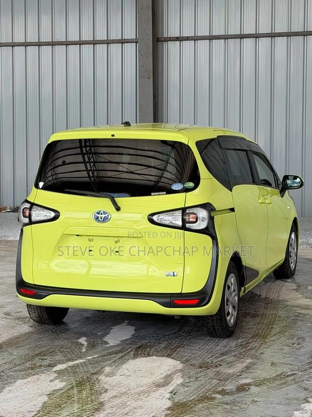 Toyota Sienta 1.5 Hybrid FWD (6-seater) 2018 Yellow