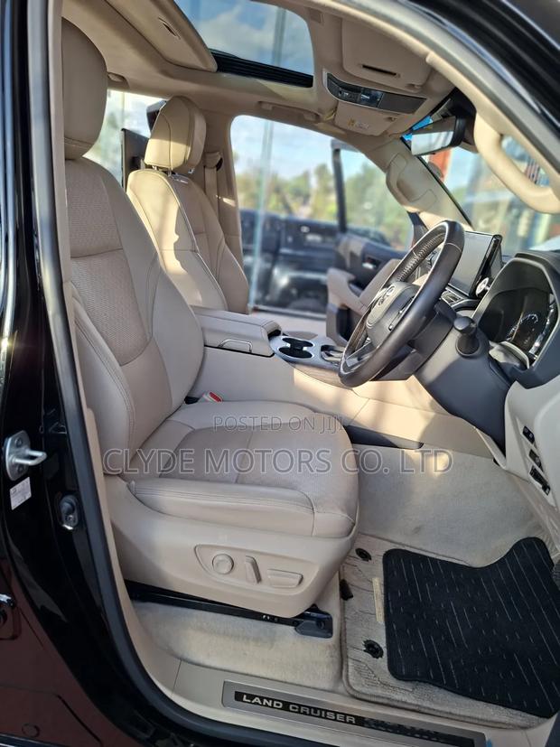 Toyota Land Cruiser 2023 Black