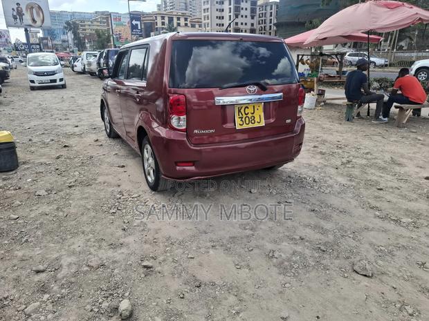 Toyota Rumion 1.5 FWD 2023 Maroon