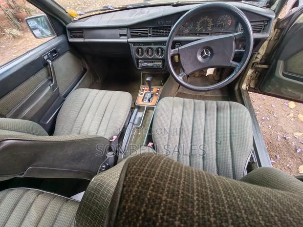 Mercedes-Benz 190E 1989 Green