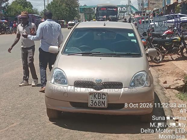 Toyota Vitz 2006 Gold