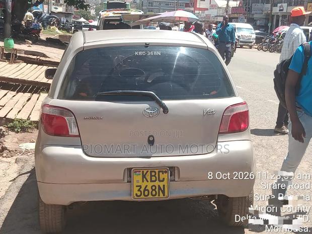 Toyota Vitz 2006 Gold