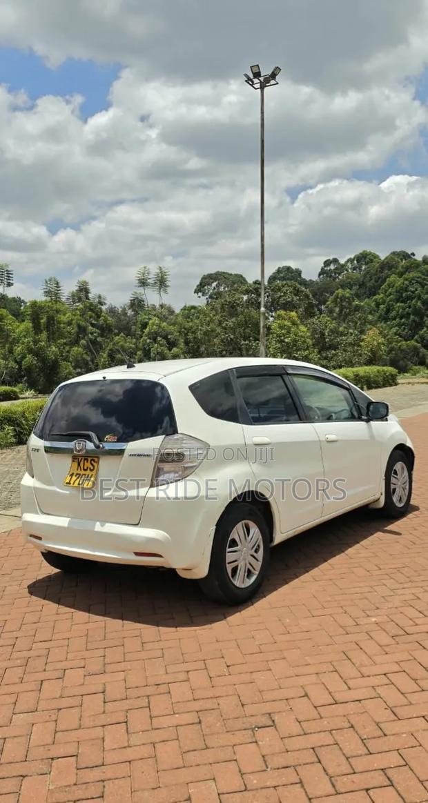Honda Fit 2012 Pearl